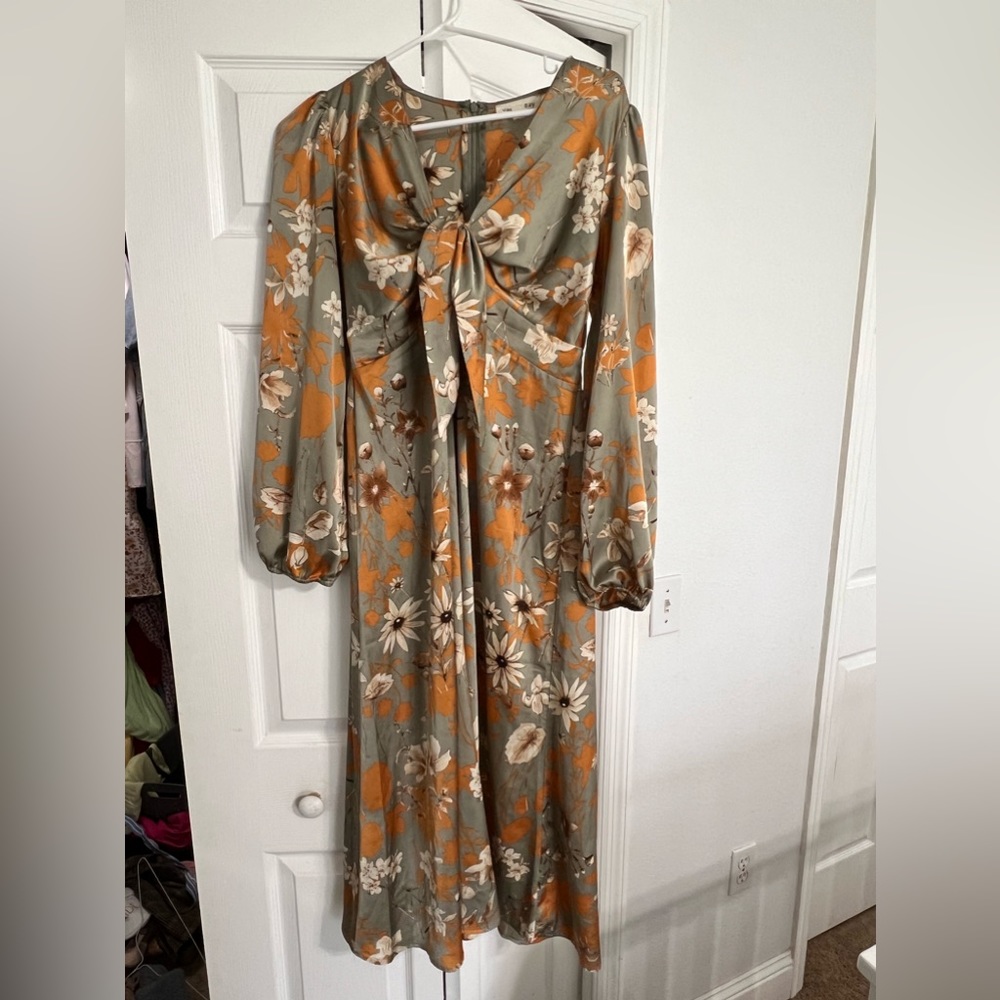 Pink Blush/ Vanilla Bay balloon sleeve satin dress